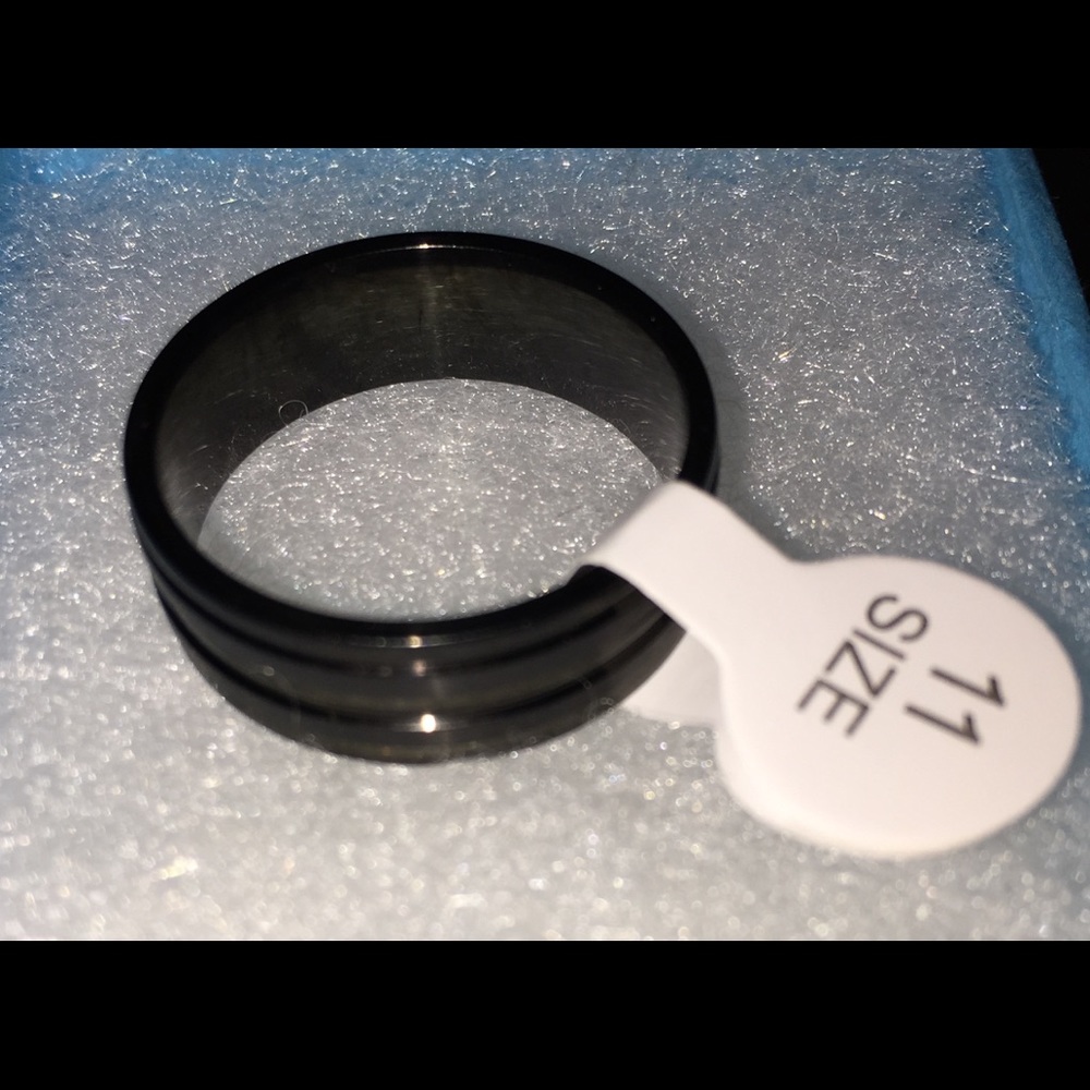 Titanium Black Ribbed Band - Picture 2 of 4